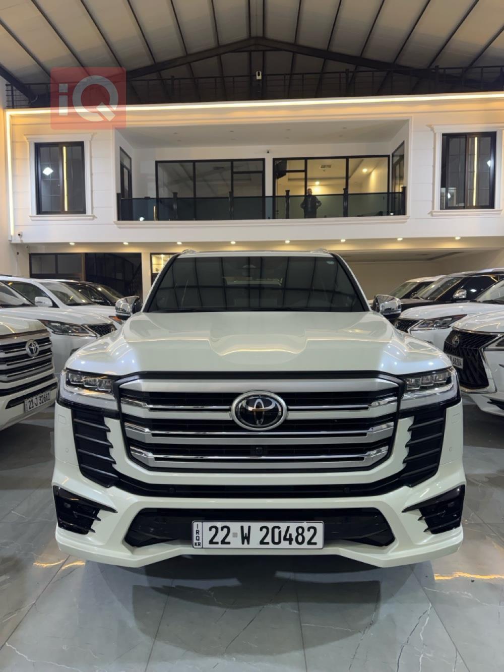 تۆیۆتا لاند کروزەر